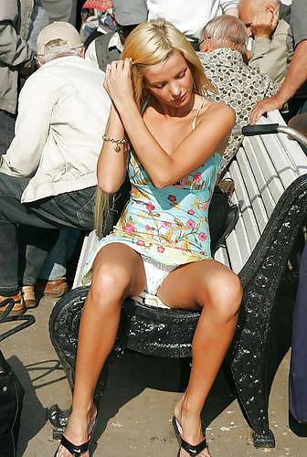 25P Voyeur Upskirt  #4