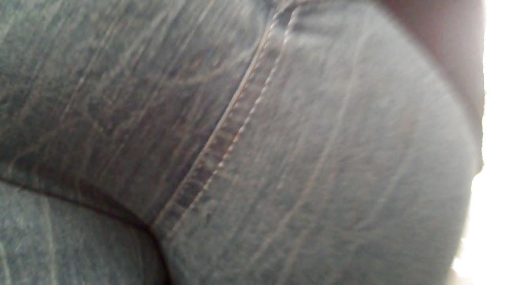 25P Looking up her ass & butt in jeans