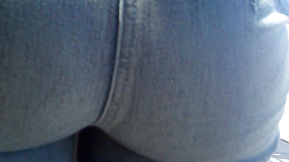 25P Looking up her ass & butt in jeans