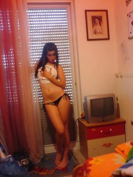 25P Greek gilrs need cock