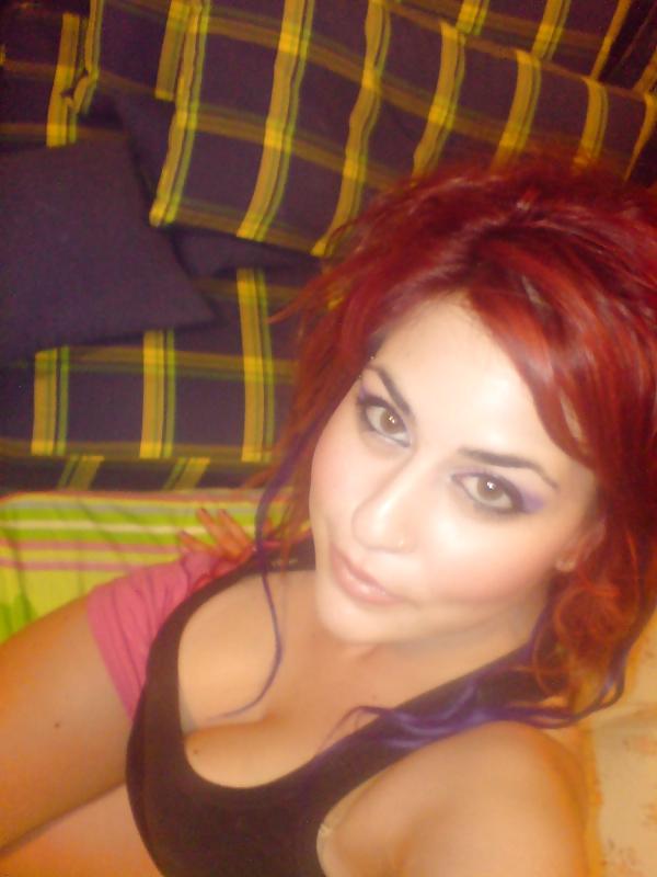 25P Greek gilrs need cock