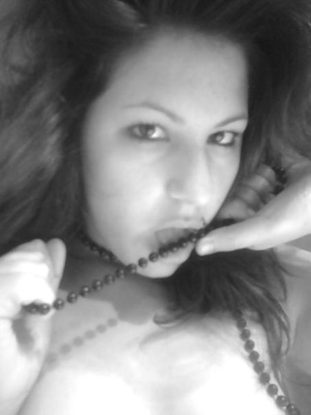 25P Greek gilrs need cock