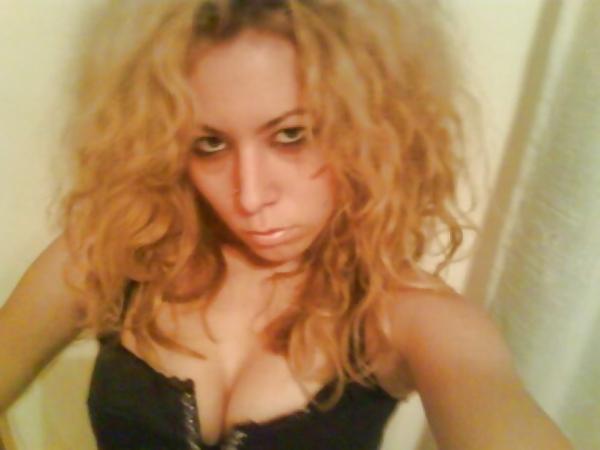 25P Greek gilrs need cock