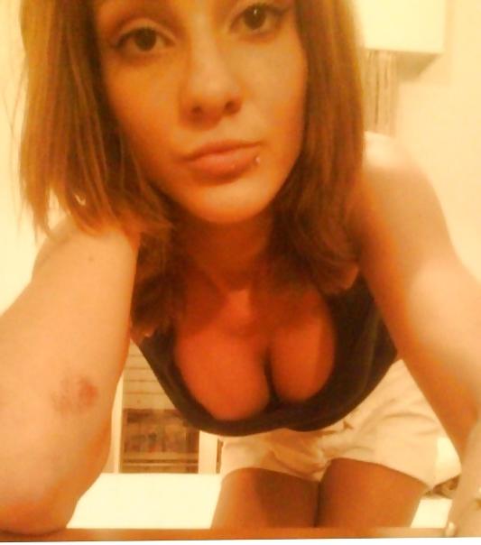 20P Greek sluts fro your pleasure