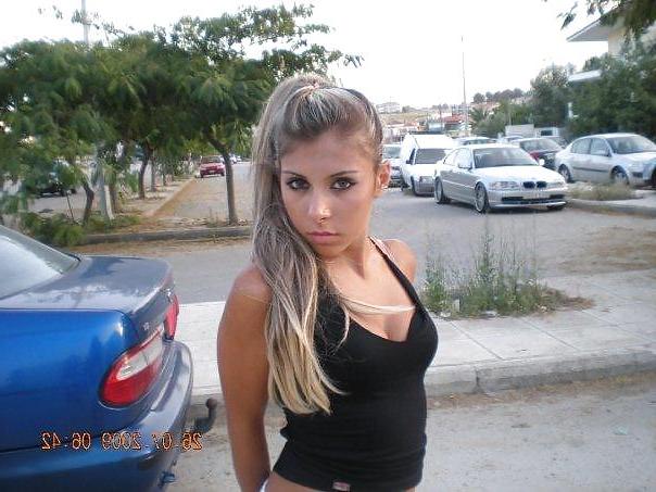 20P Greek slutsa need cocks