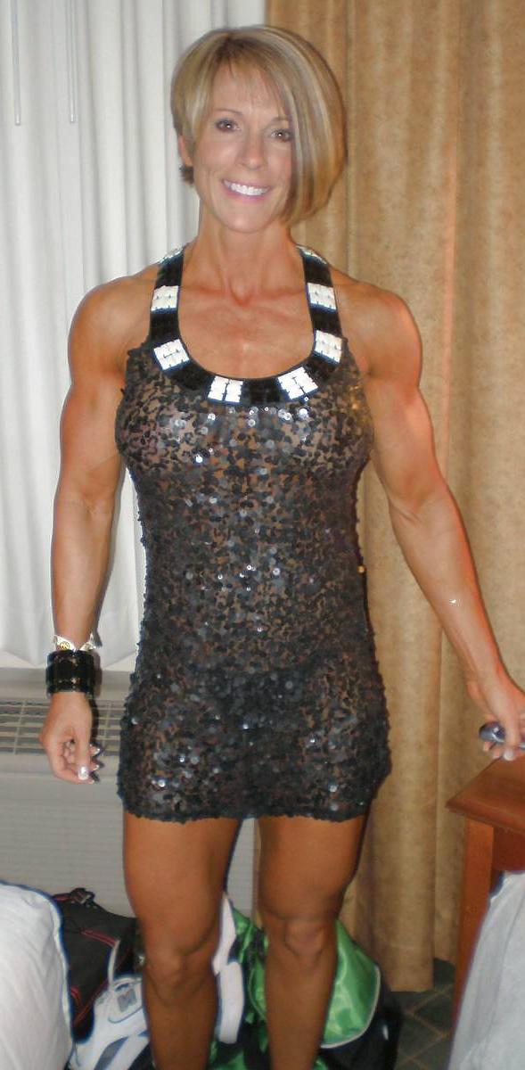 25P SEXY MUSCLE LADY'S I WOULD LOVE TO WRESTLE IN BED WITH !!