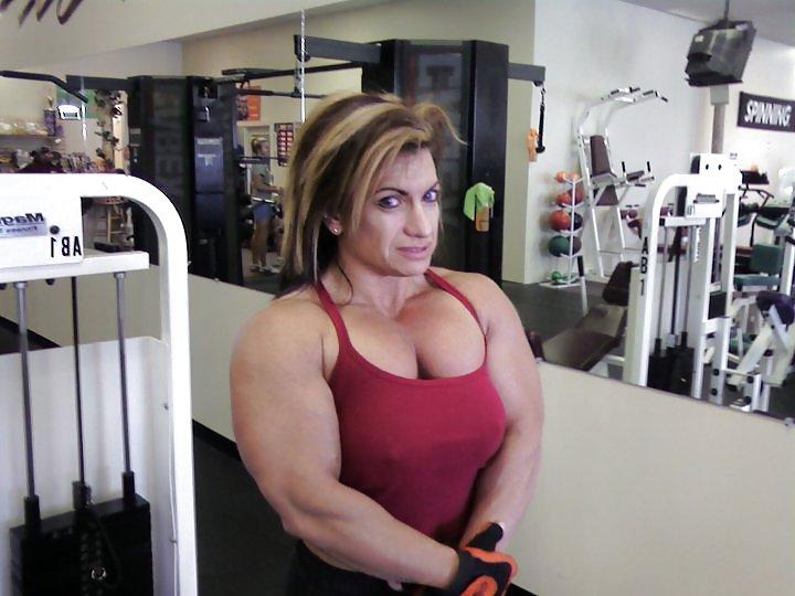 25P SEXY MUSCLE LADY'S I WOULD LOVE TO WRESTLE IN BED WITH !!