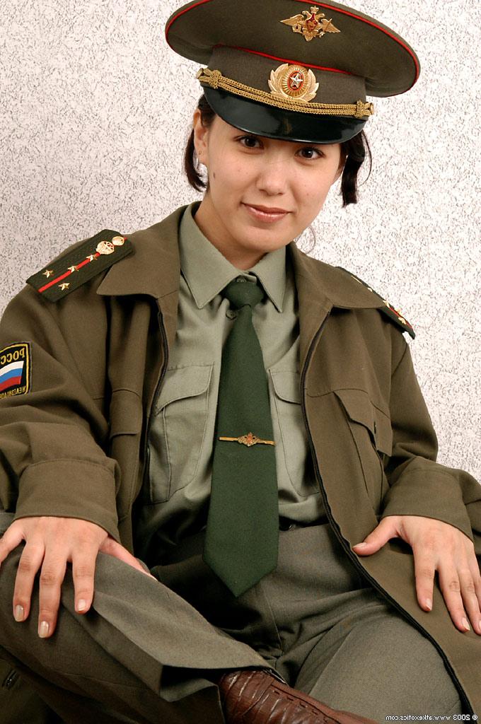 16P Korean amateur Elena stripping off military uniform to pose nude