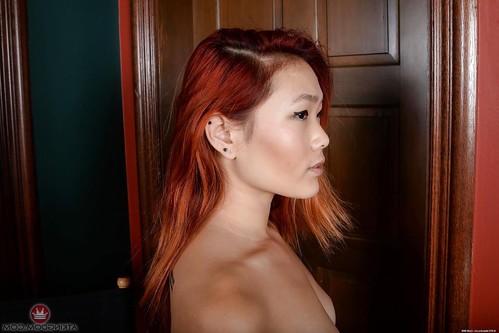 16P Amateur redheaded Asian babe Lea Hart revealing perfect tits and bald pussy