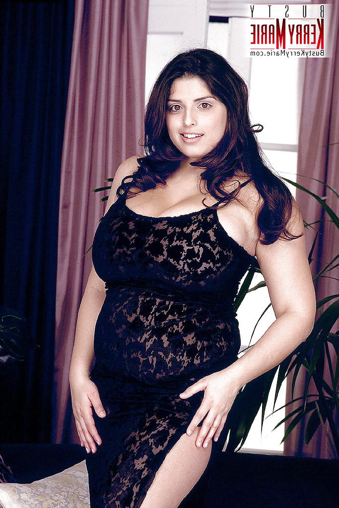 16P European BBW Kerry Marie unleashing massive tits before masturbating pussy