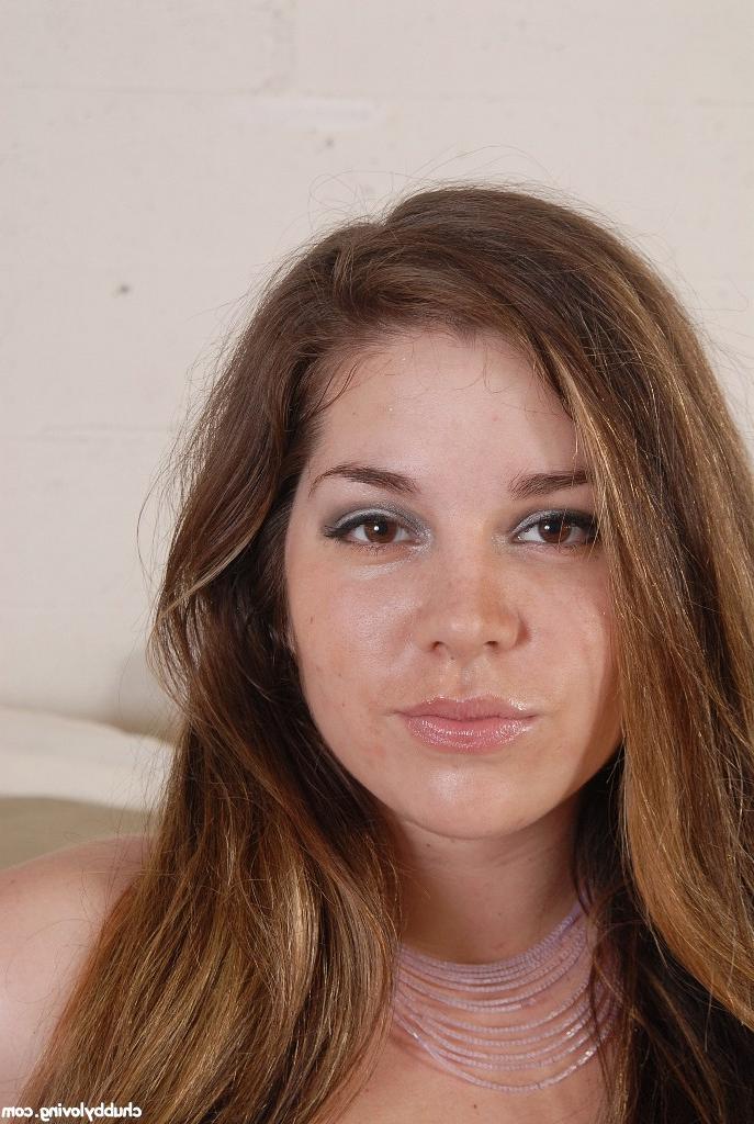 16P Close-up masturbation with awesome fatty brunette Marley in her bed