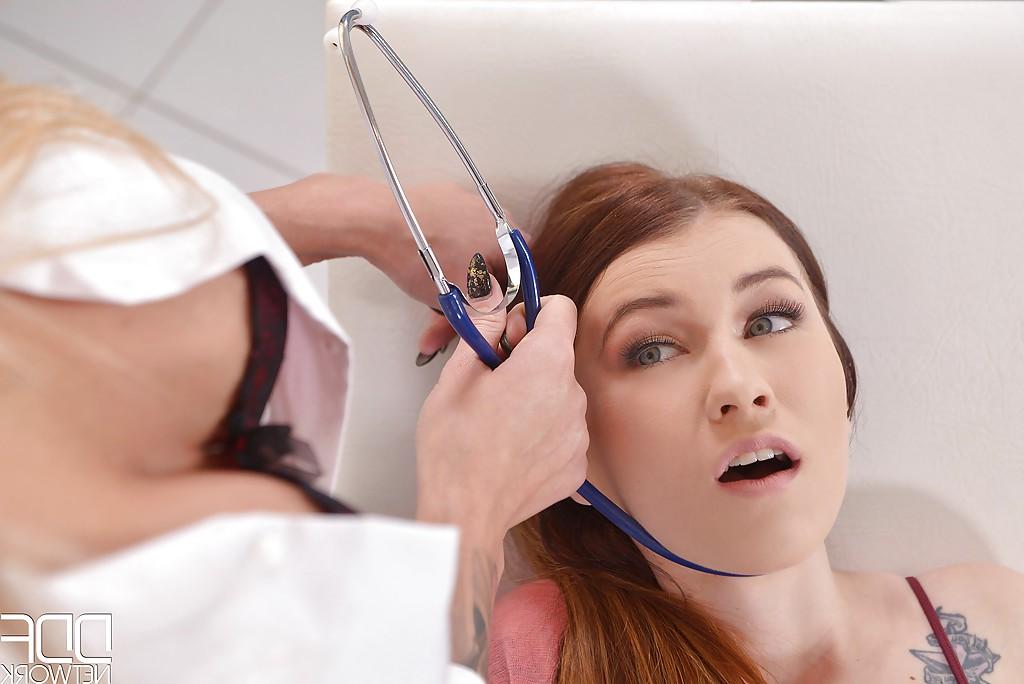 16P Blonde doctor gives her patient a nice and wet pussy check up
