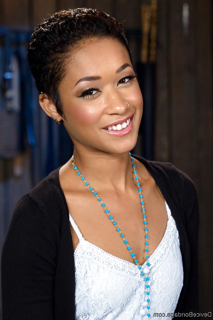 16P Short haired black girl Skin Diamond receiving painful flogging of buttocks