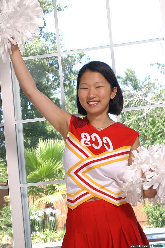 16P Korean amateur Maxine loosing big natural boobs from cheerleader uniform