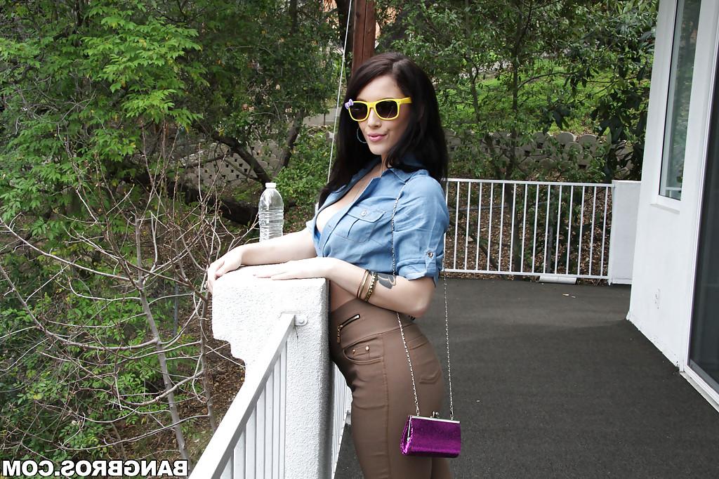 16P Teen slut Noelle Easton lifts up sunglasses to frig pussy outside