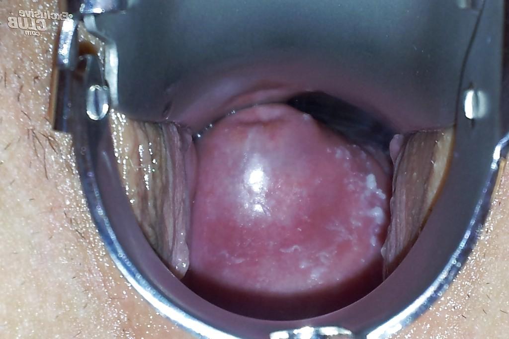 14P Naked sweetie exposing her inviting pussy in close up and pissing