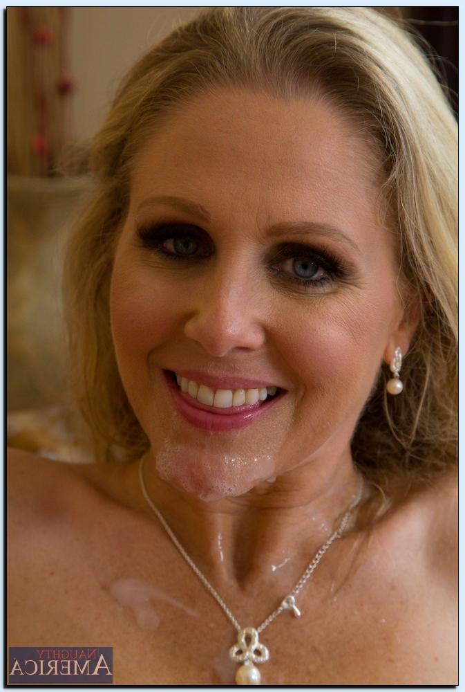 16P Hot MILF Julia Ann enjoys hard twatting and takes a cumshot on her chin