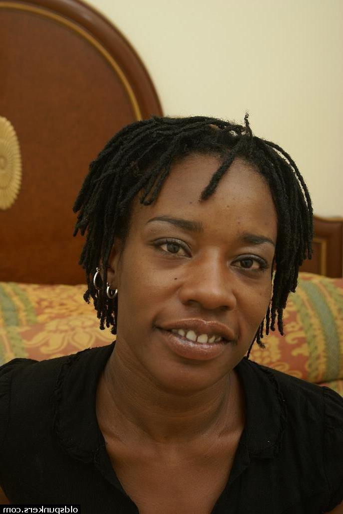 16P Mature ebony Cat is undressing her lingerie and playing with tits