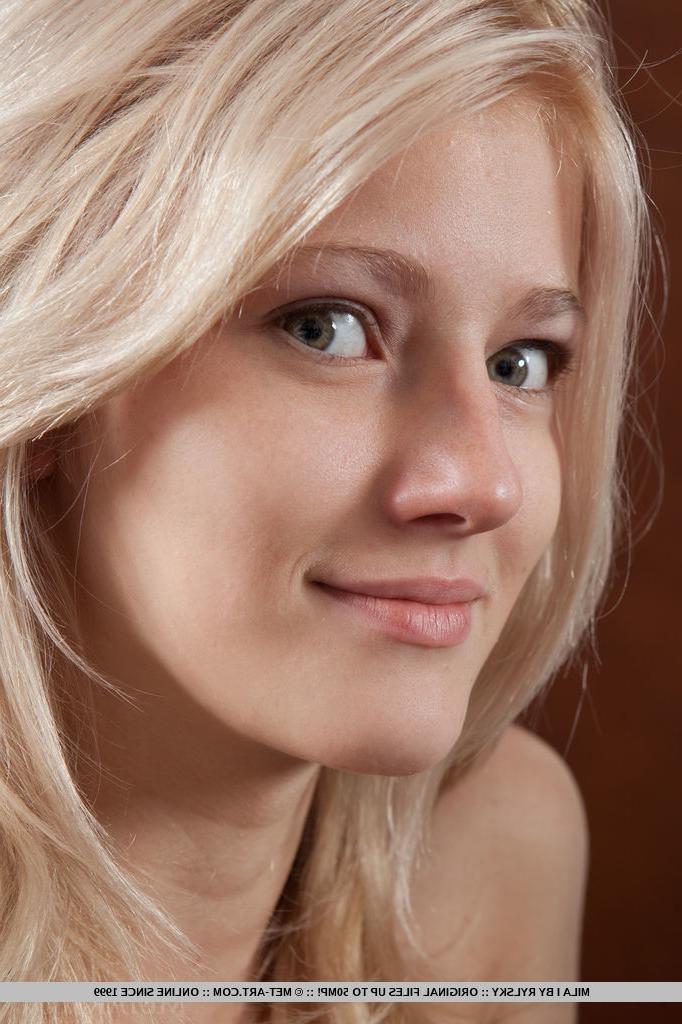 18P Leggy blonde babe Mila I displaying nice teen tits and shaved pussy