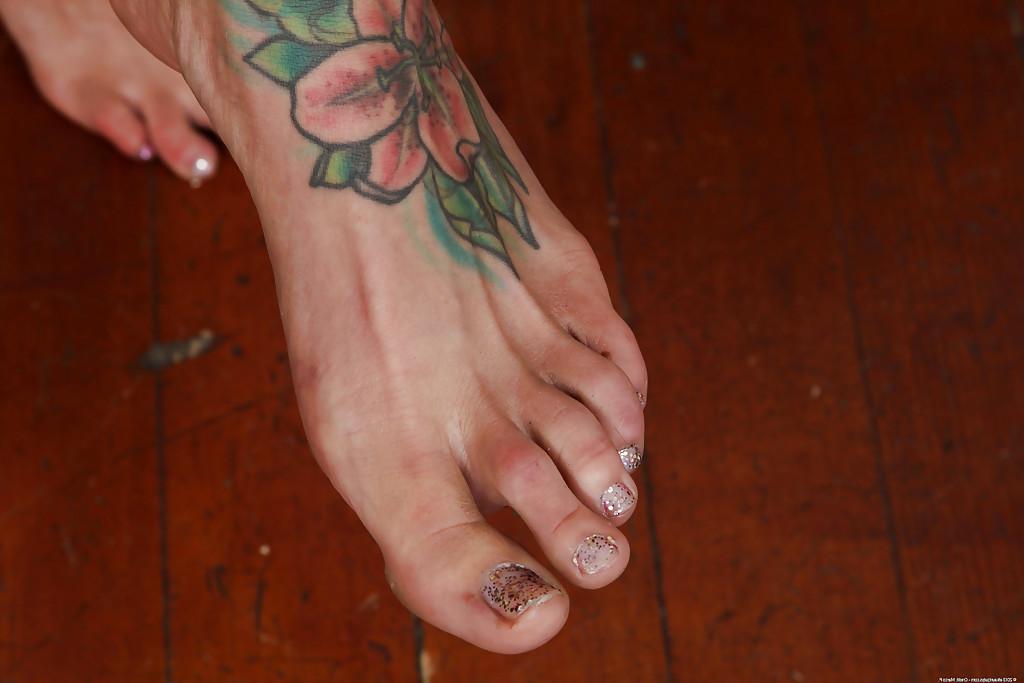 16P Foot fetish milf Elizabeth shows her cool tattoos and removes dress
