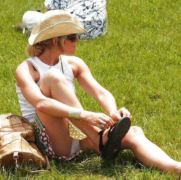 25P Voyeur Upskirt  #11
