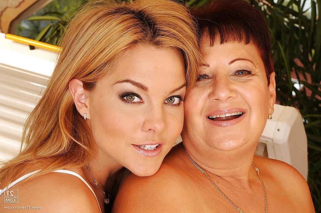 16P Lesbian teen gets laid and fingered by a mature chubby woman