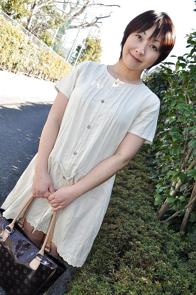 16P Chubby asian MILF Masae Shimatani undressing and playing with herself
