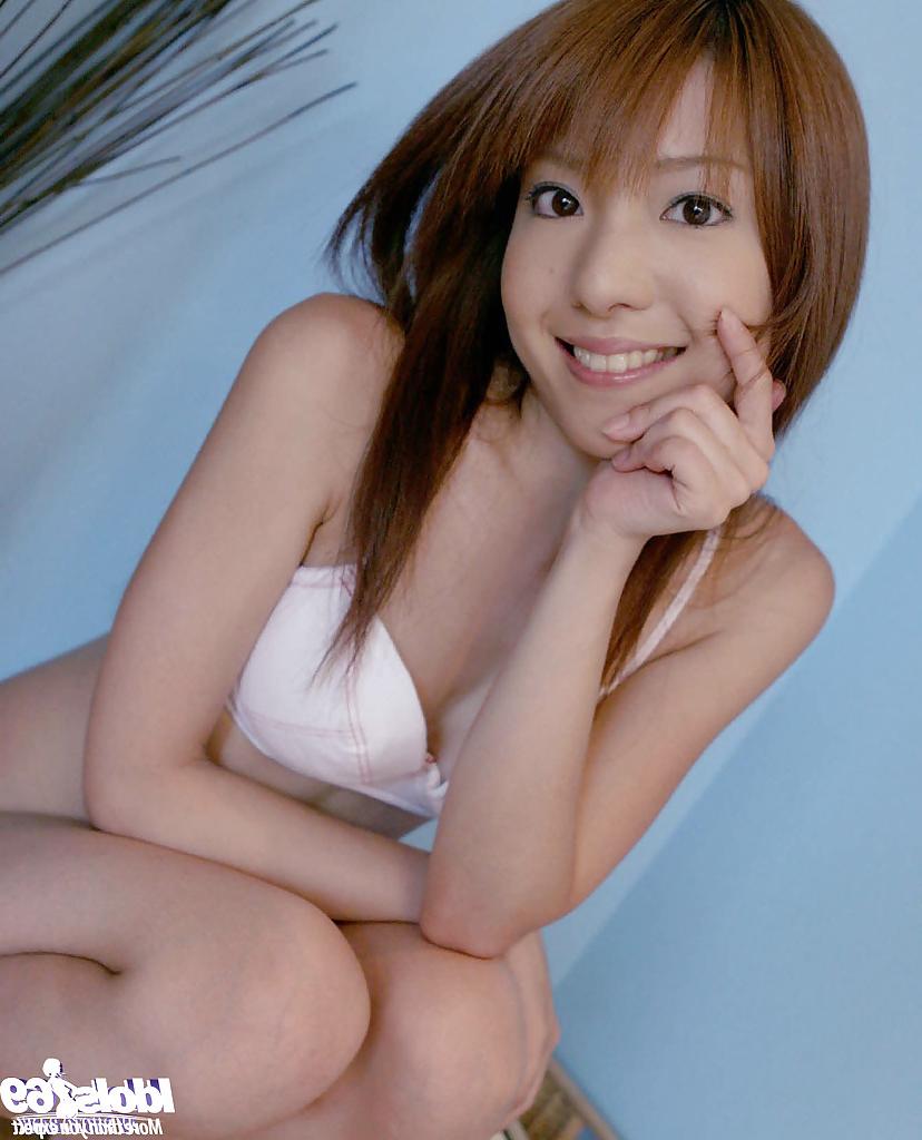 16P Sweet asian babe with hairy slit stripping off her clothes