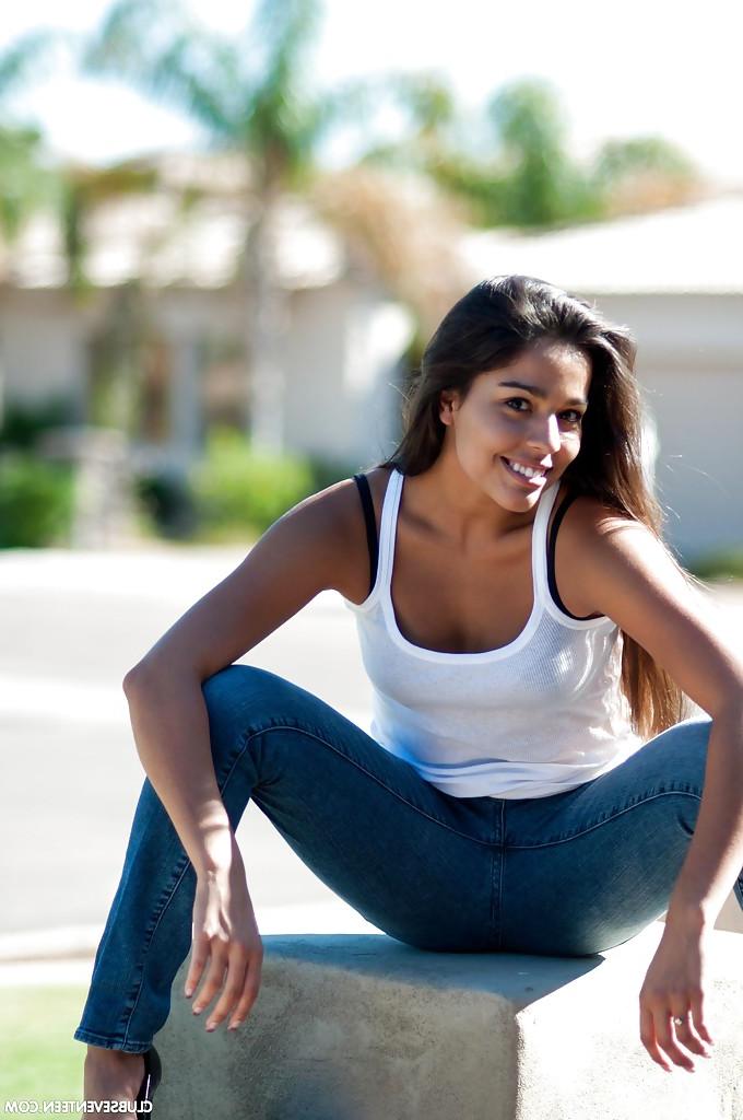 16P All natural barely legal girl Alexandria posing fully clothed in jeans
