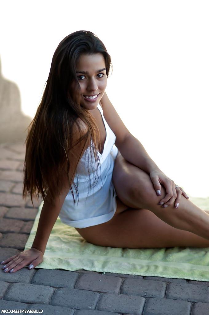 16P All natural barely legal girl Alexandria posing fully clothed in jeans