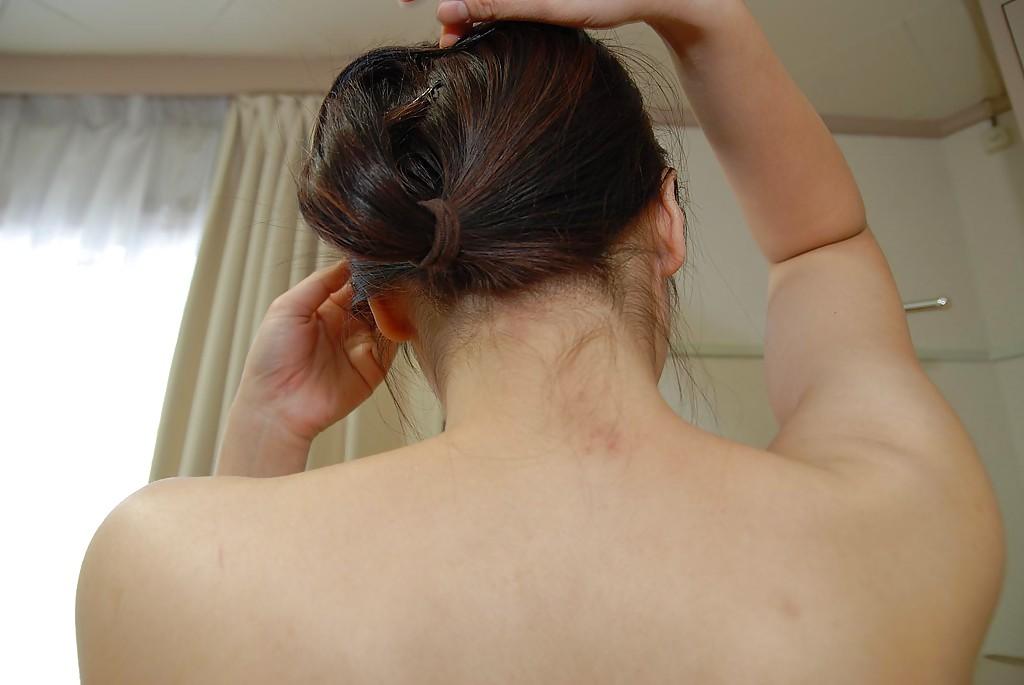 16P asian babe Tomomi Sone taking shower and exposing her goods in close up