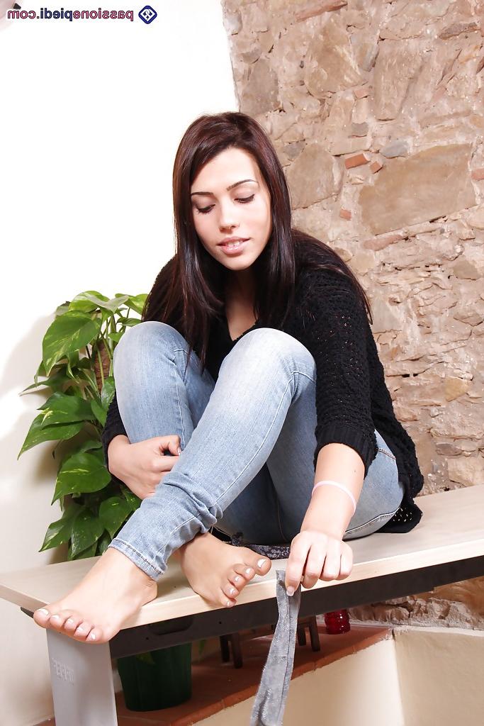16P Pretty babe Petra removes cute socks to expose sexy barefeet
