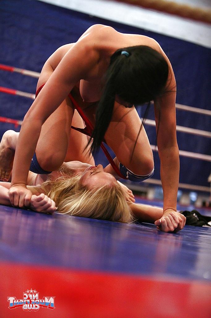 16P Sexy lesbians Dorina Gold & Melissa Ria are into rough naked wrestling
