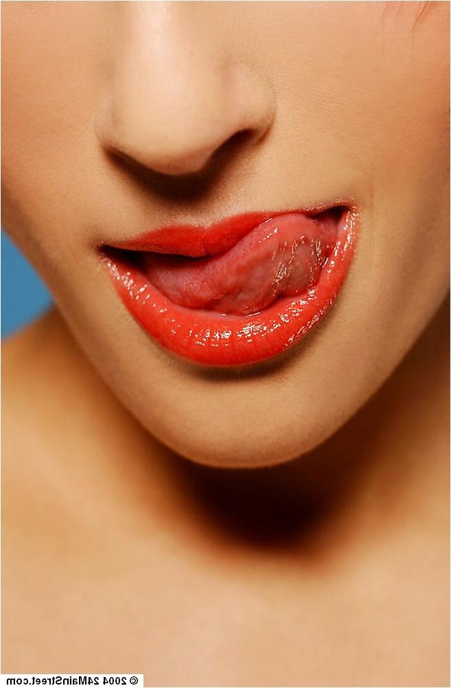 14P Close up posing scene from a gorgeous pornstar babe Gavina Head