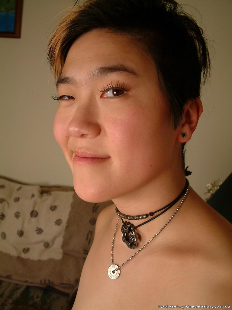 16P Amateur Asian first timer Cady toys her super hairy love hole