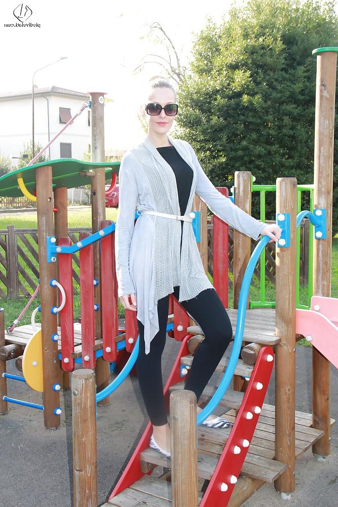 16P Christelle knows that you can do a lot of thing on the playground