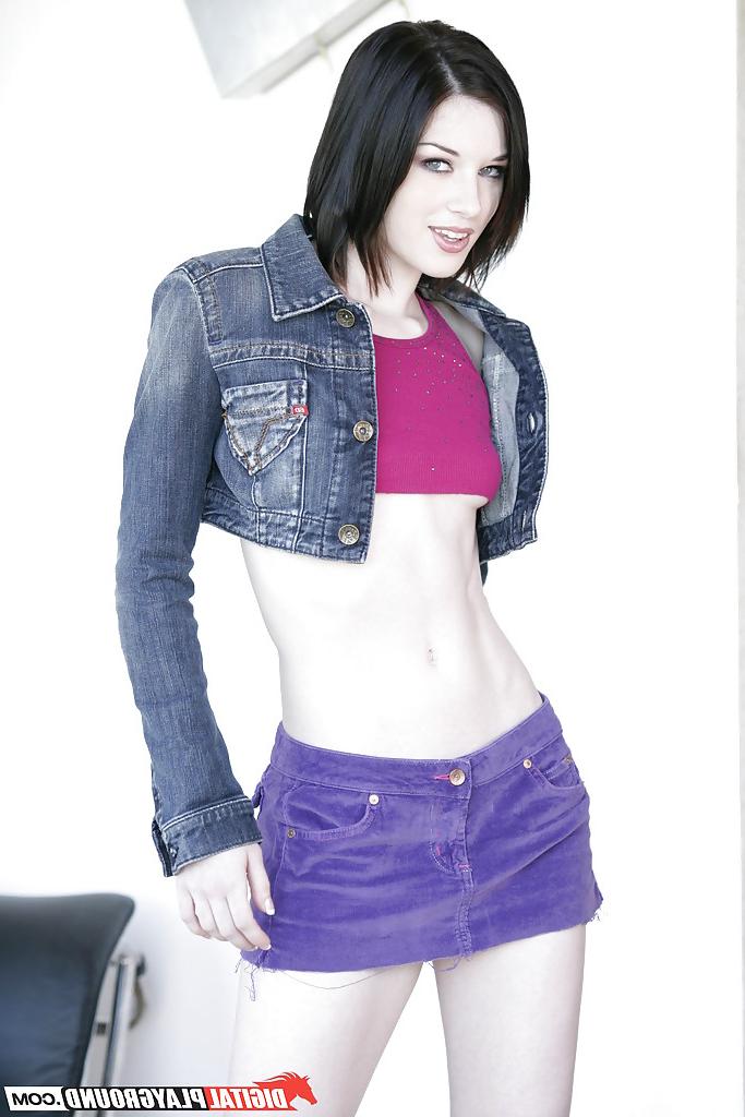 16P Clothed babe poses and lifts up her shirt to show off her natural tits