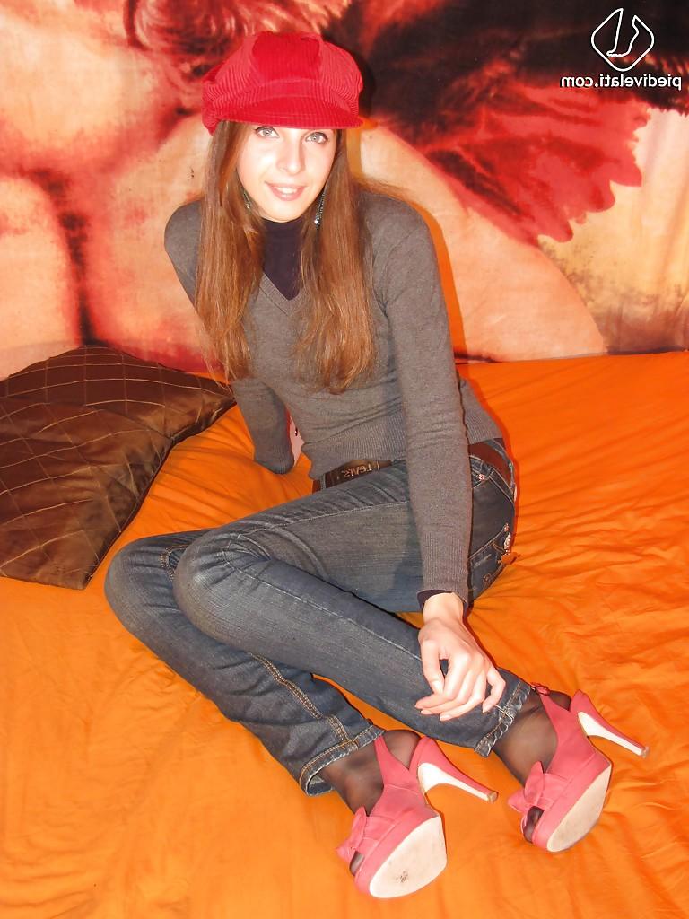 16P Pantyhose loving babe Eleonora is so stunning in these photos