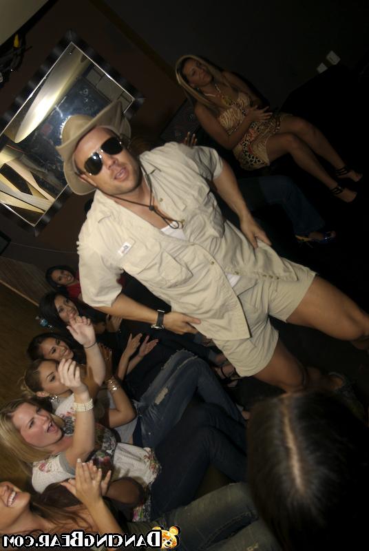 16P Non nude party with clothed chicks doing first class blowjobs
