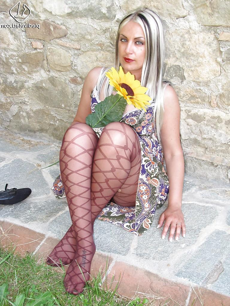 16P Marlene loves to wear some sexy pantyhose on these hot feet