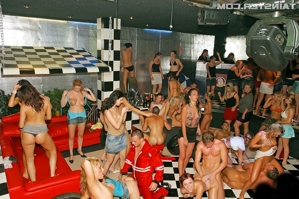 16P Luscious MILFs enjoy wild sex orgy at the drunk sex party