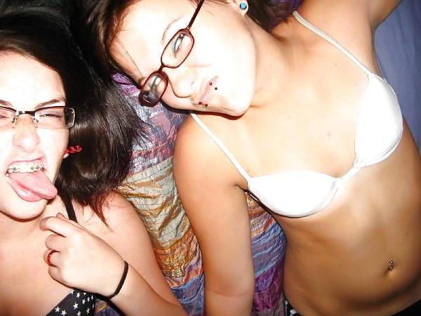 12P 2 hot emos (non porn)
