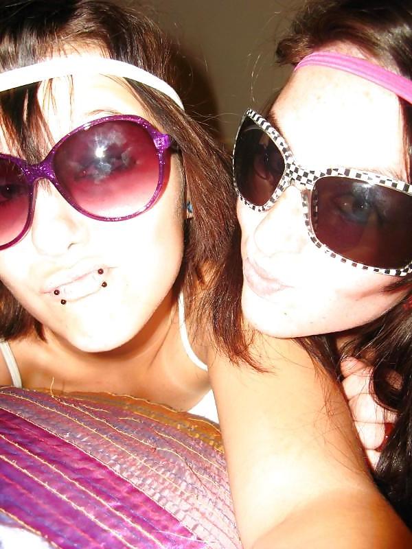 12P 2 hot emos (non porn)