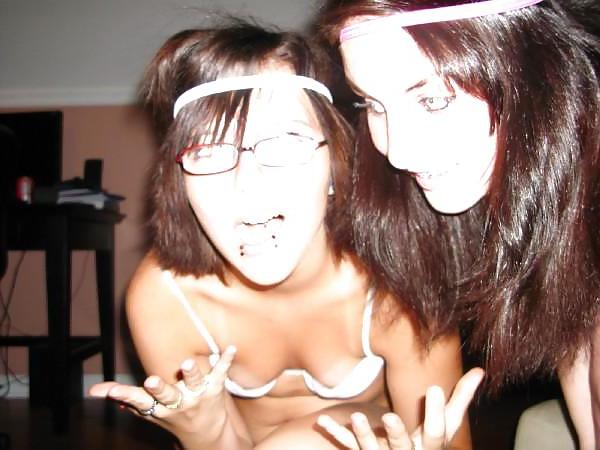 12P 2 hot emos (non porn)