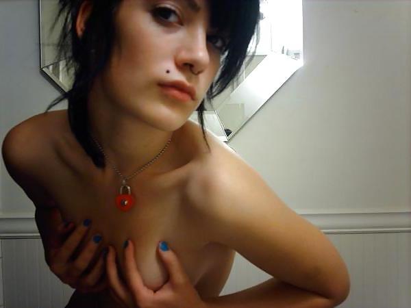 12P 2 hot emos (non porn)