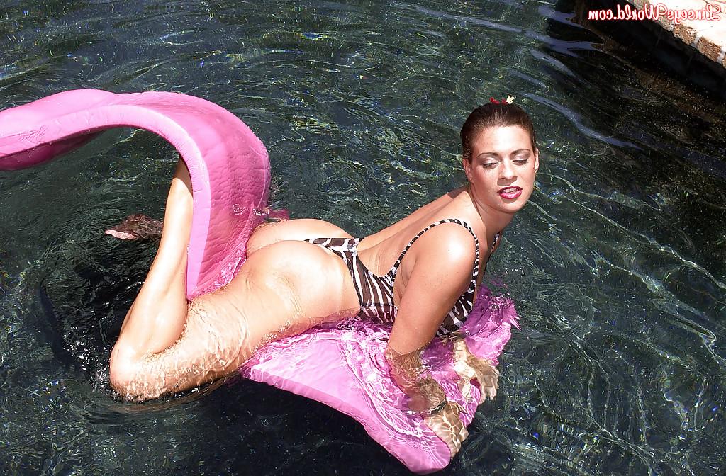 16P Linsey Dawn McKenzie revealing butt and tits from swimsuit and sunbathing naked