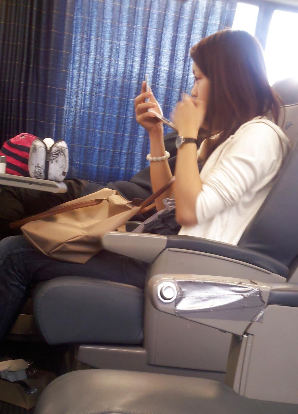 5P Train Girl Applying Make Up Asian