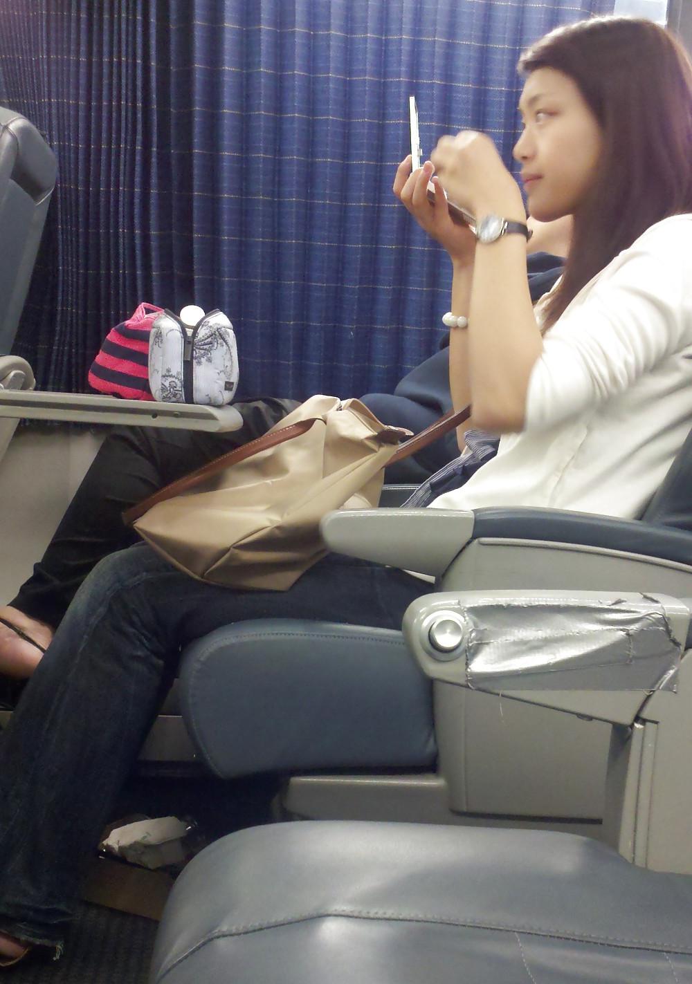 5P Train Girl Applying Make Up Asian