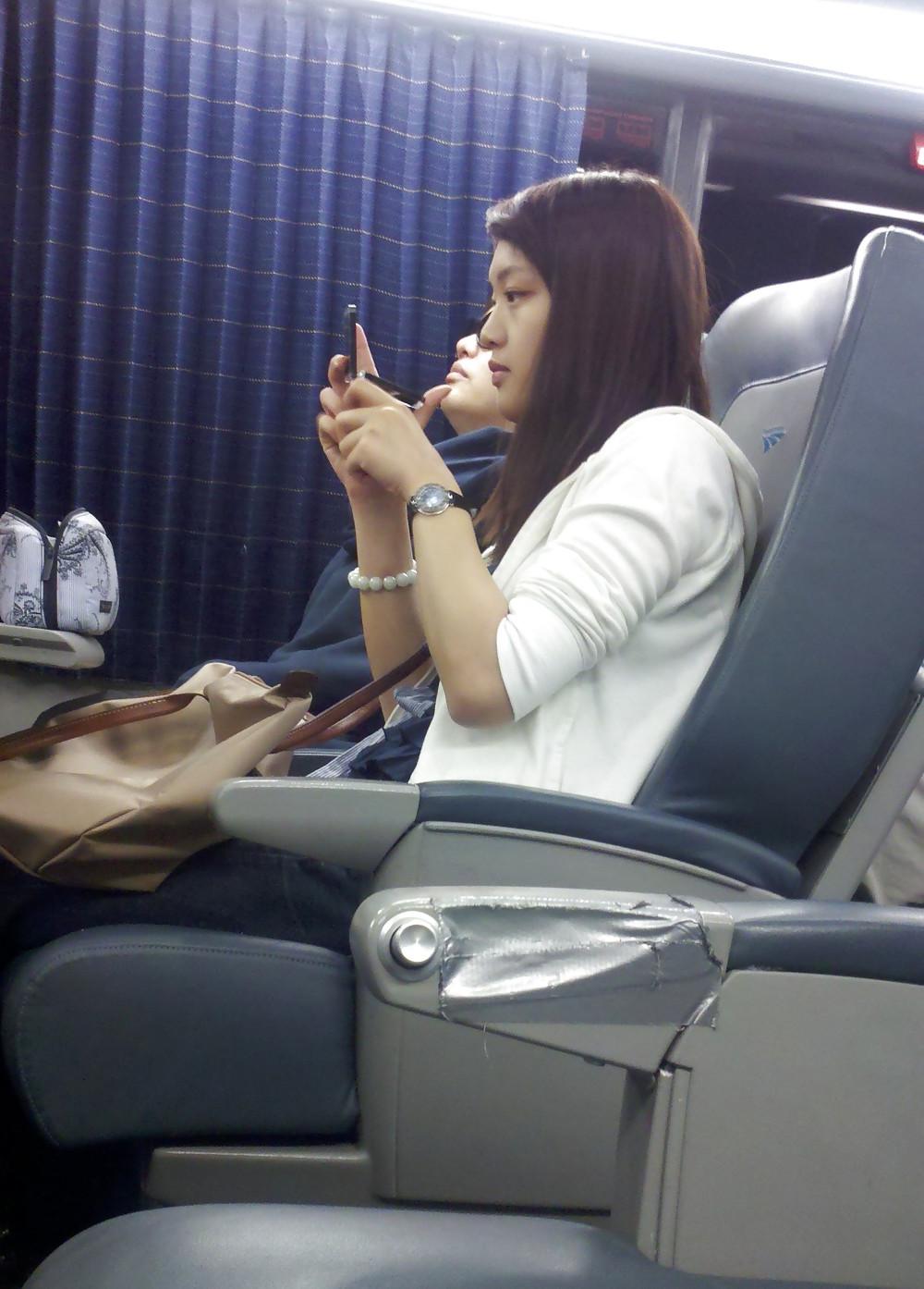 5P Train Girl Applying Make Up Asian