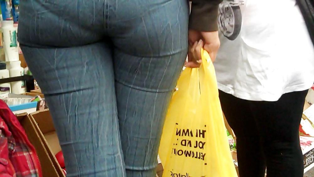 25P Tight ass & butt in jeans outlining panties so fine